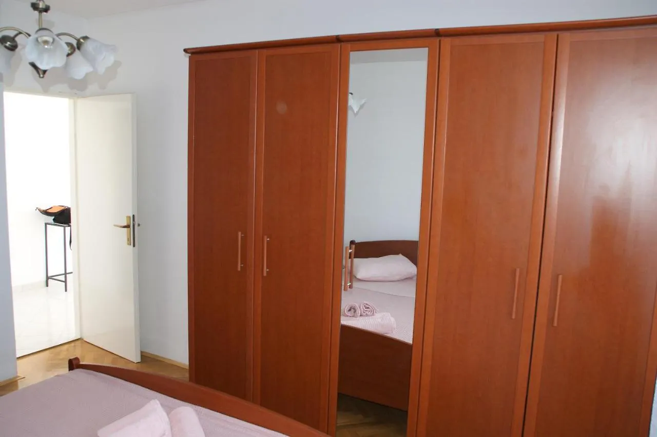 Apartments Brko Maslenica 0*,