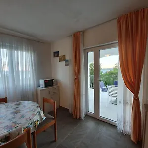 Apartament Lucija, Maslenica